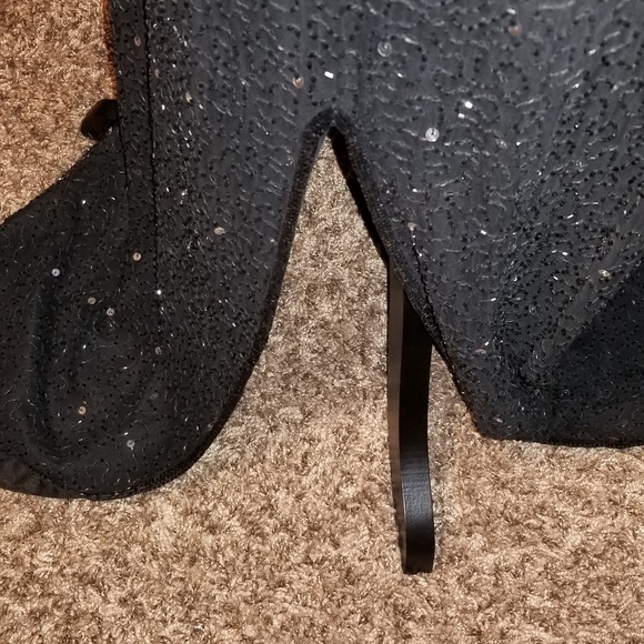 Sequined & Beaded Evening Gown - Picture 2 of 6